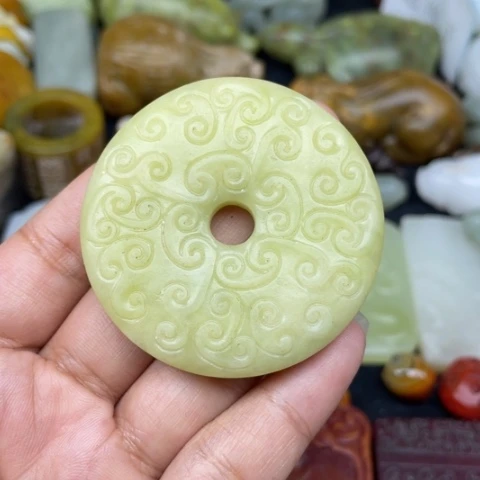 蛇纹石玉未镶嵌颈饰35