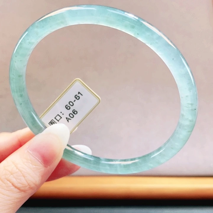 翡翠未镶嵌手镯翡翠手镯23