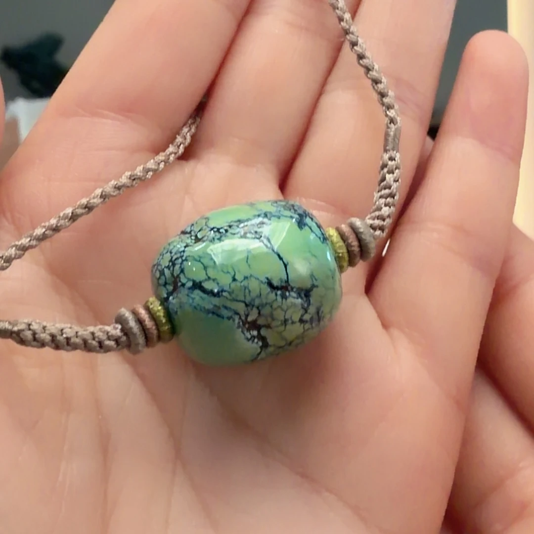 绿松石未镶嵌颈饰