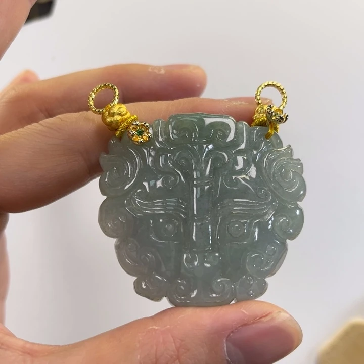 翡翠吊坠(赠链)未镶嵌代编织