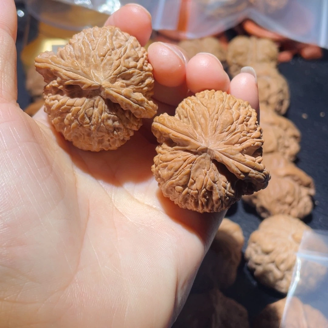 桃核吊坠41尺白狮子