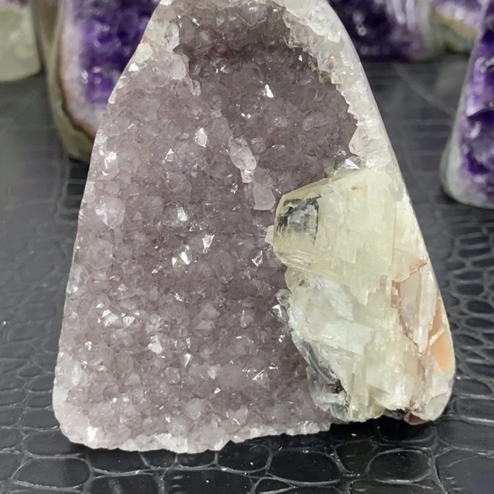 水晶珠宝半成品未镶嵌紫晶奇石