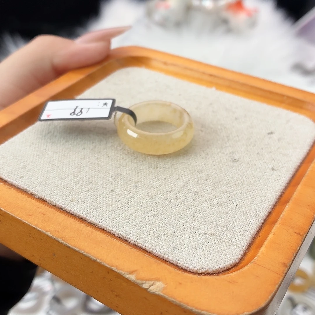 和田玉未镶嵌戒指L42金桔糖轮胎直径18.1不退换