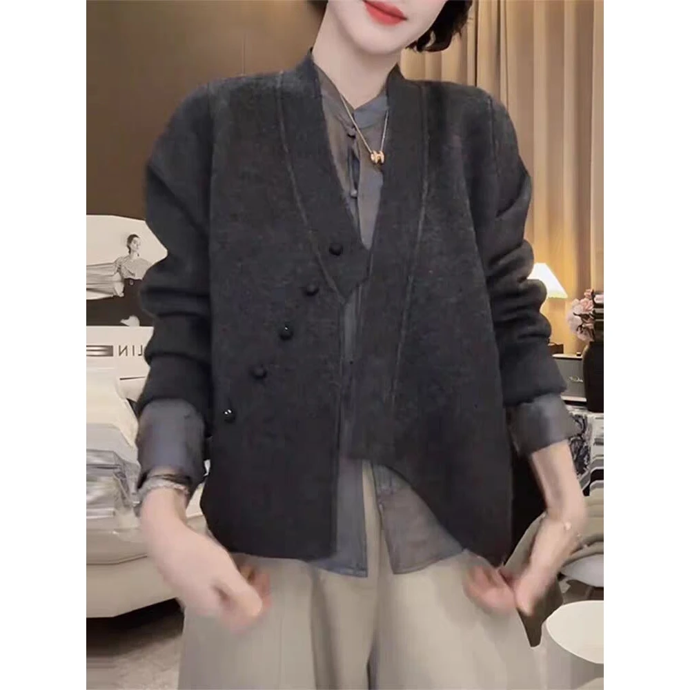 版型巨好看！V领双排扣针织开衫女2025年秋季灰色长袖气质百搭上衣
