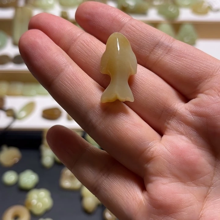 三***子颈饰未镶嵌和田玉