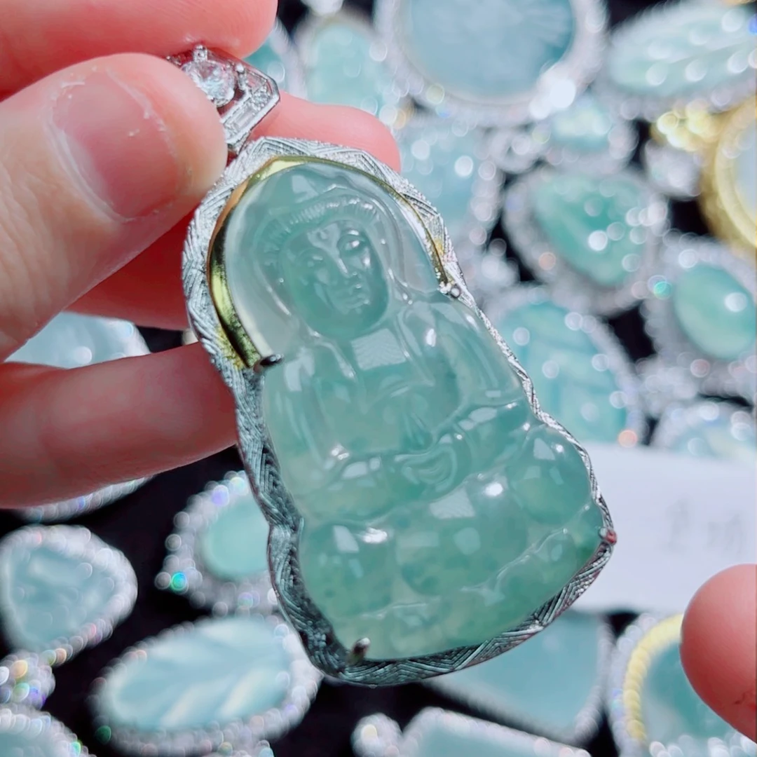 翡翠颈饰未镶嵌观音