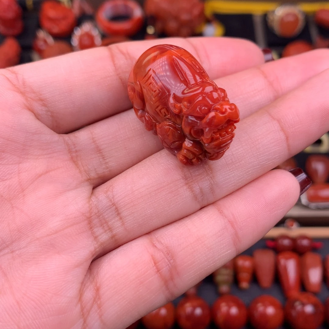 南红玛瑙未镶嵌貔貅吊坠