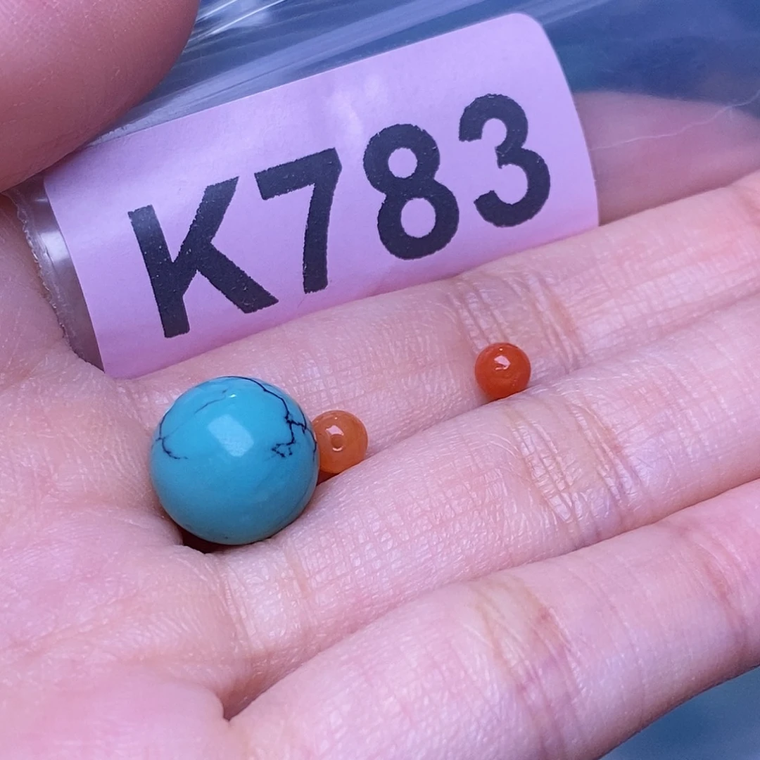 云***呈未镶嵌南红玛瑙珠宝奇石