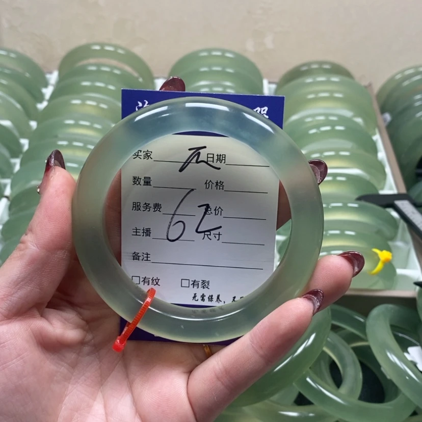 【闪购商品】蛇纹石玉手镯未镶嵌不***啊