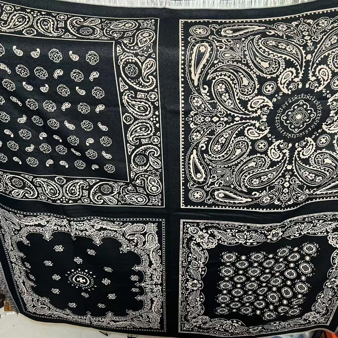 【黑金腰果厚围巾】时尚百搭130*130黑白女士大方花纹复古围巾披肩