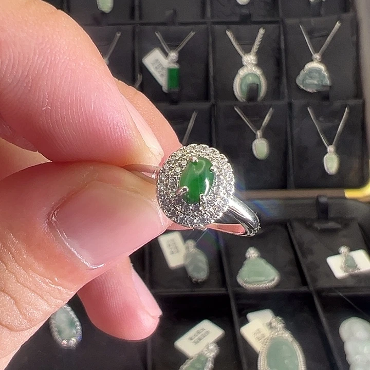 颈饰未镶嵌翡翠天然翡翠