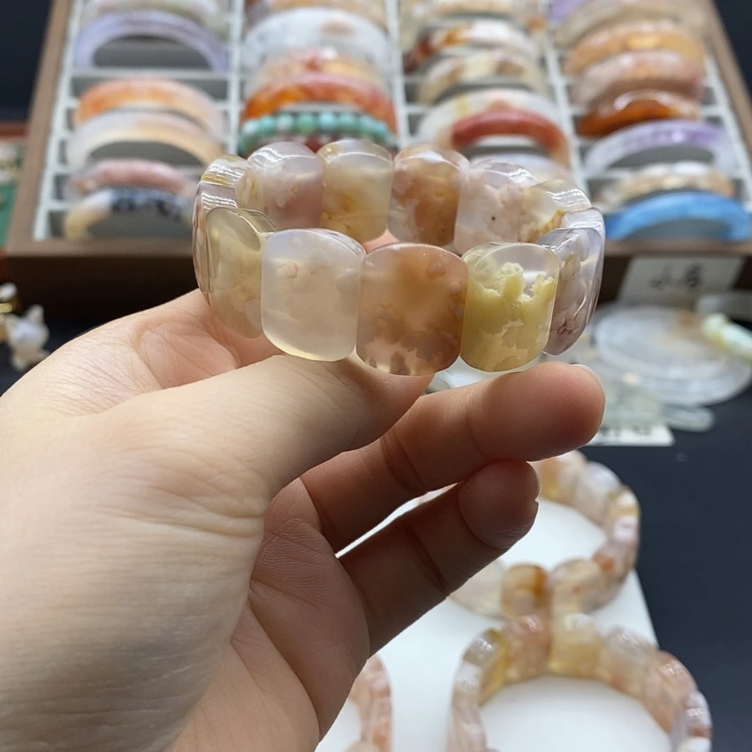 玛瑙/玉髓手镯未镶嵌欢*