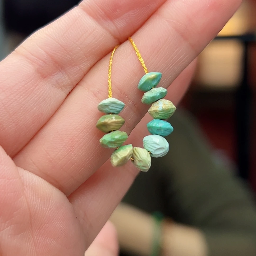 绿松石未镶嵌珠宝奇石