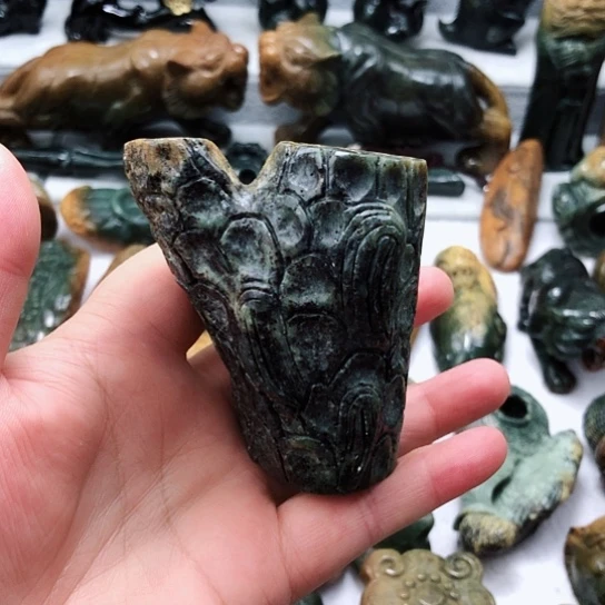 岫岩河磨玉（透闪石质玉）把件未镶嵌W***W