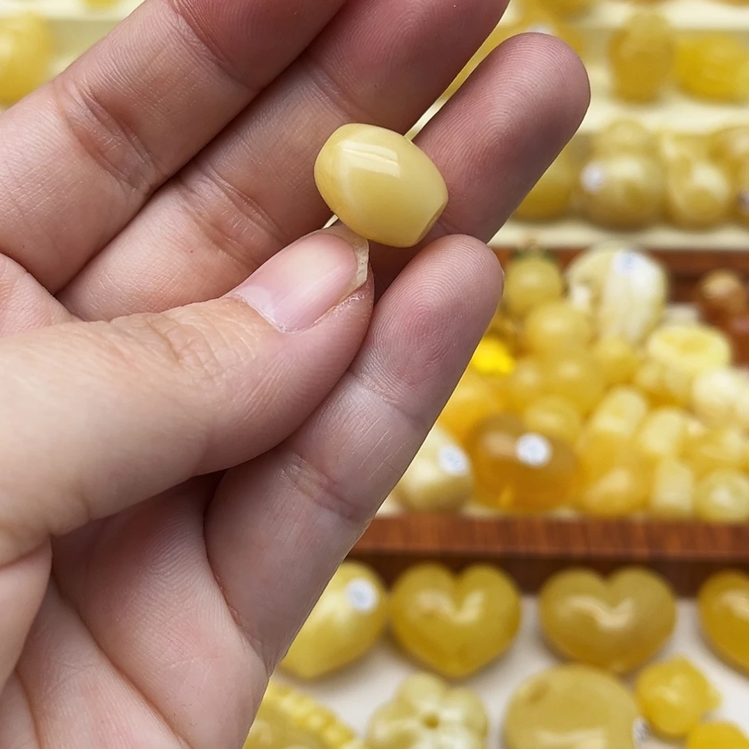 蜜蜡未镶嵌裸石天然