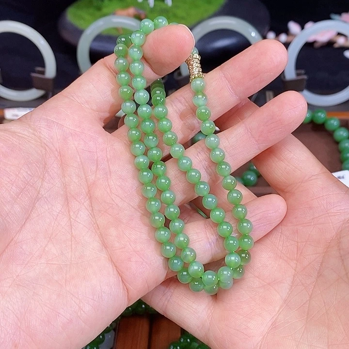 ****明手链未镶嵌和田玉多圈卡六猫眼上海样品