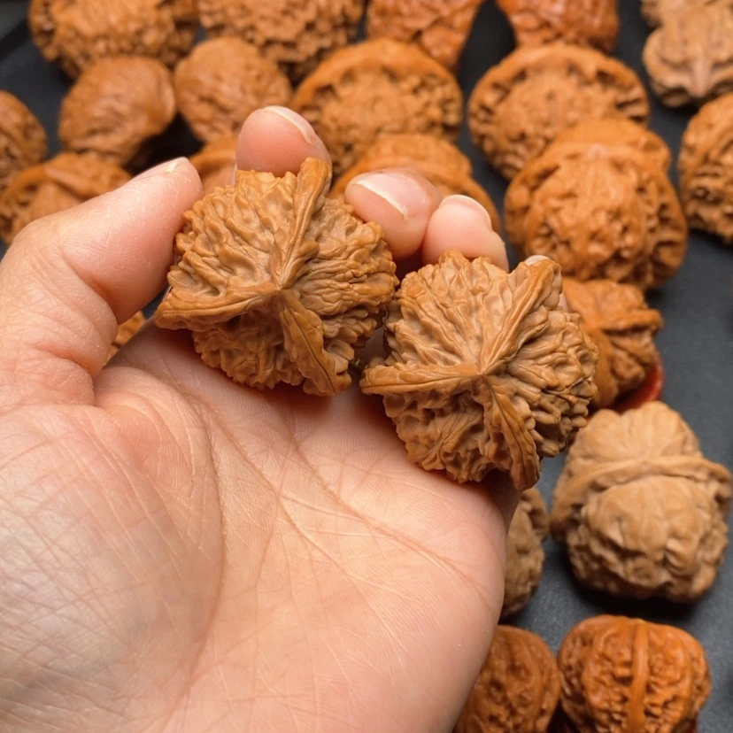 【闪购商品】文玩核桃把件三棱38