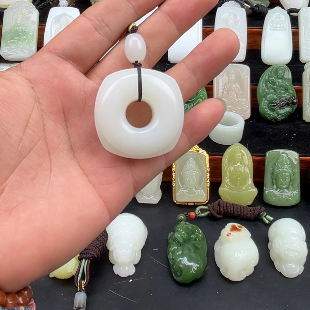 游***和田玉未镶嵌挂件