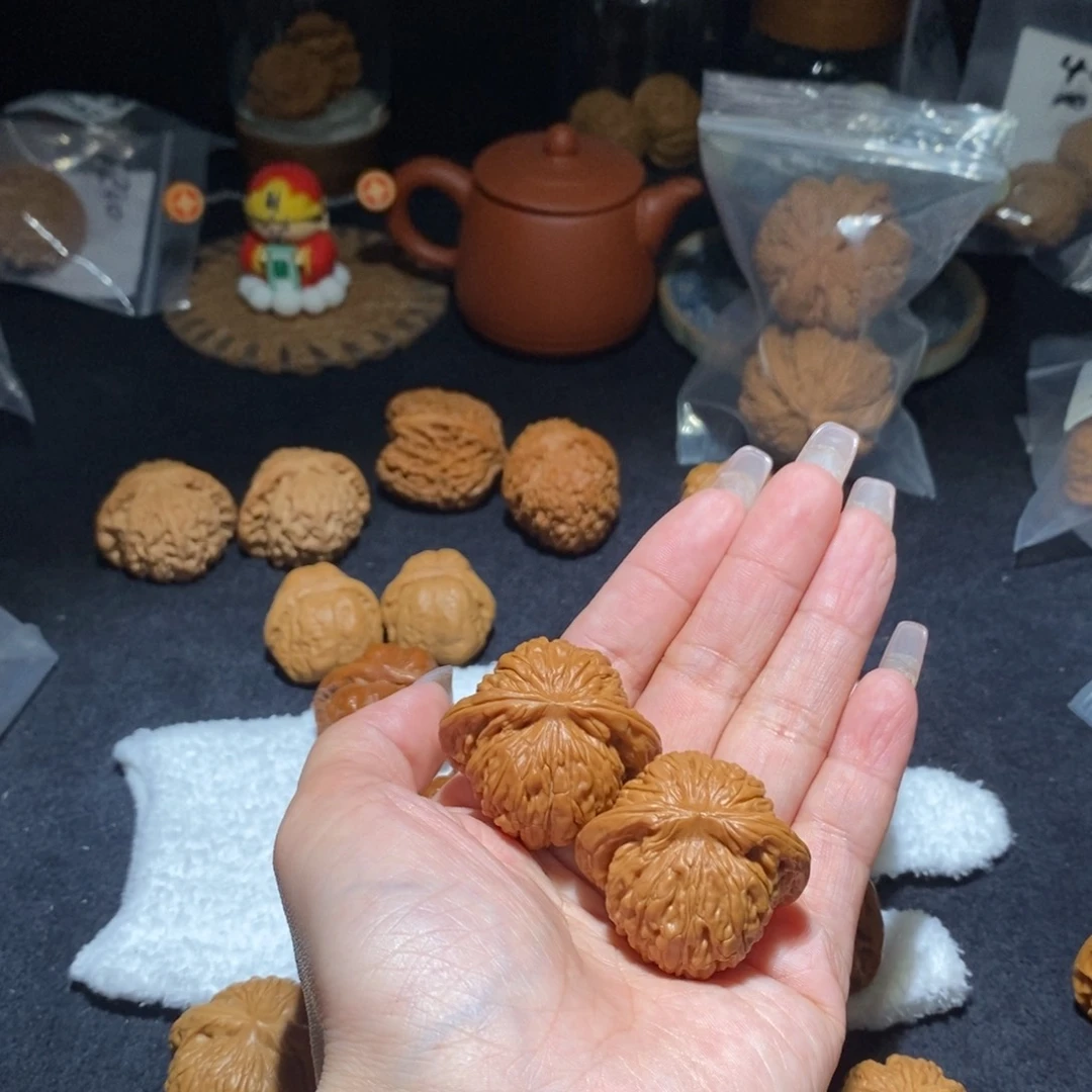 文玩核桃吊坠李*恒汉高楼