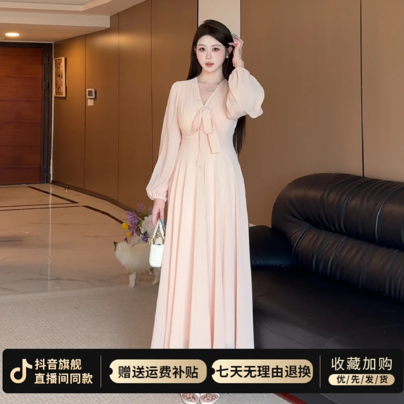 法式粉色温柔V领蝴蝶结系带长袖连衣裙子女2025新款早秋女装长裙