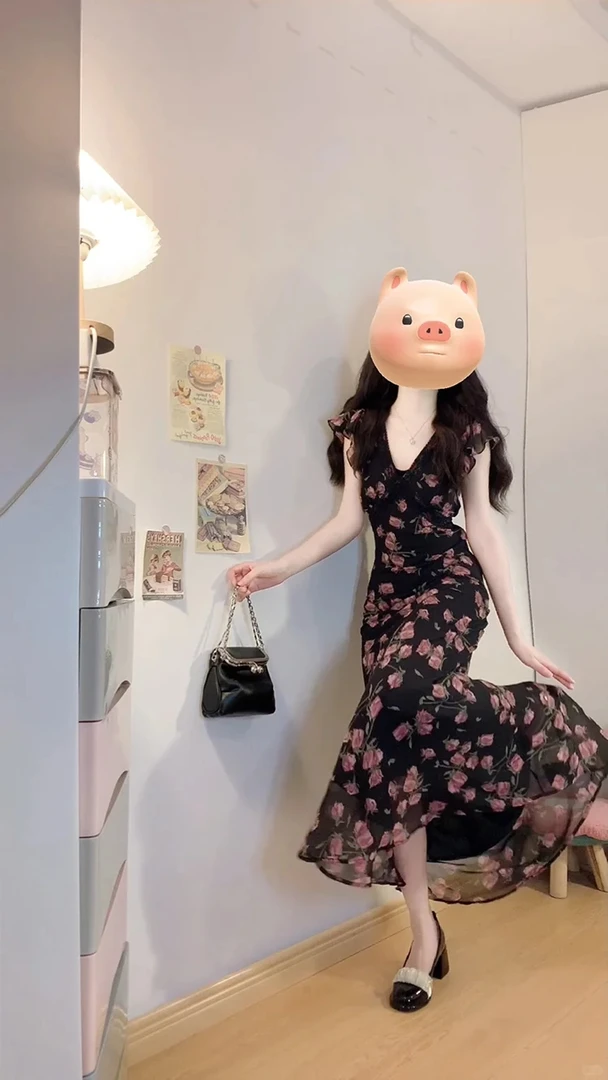 法式飞飞袖碎花连衣裙2025夏季新款气质修身收腰垂感漂亮仙女裙子