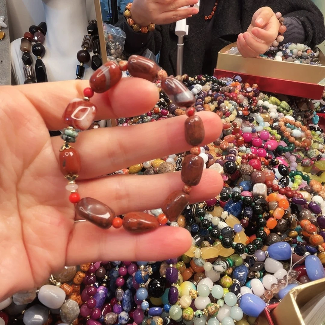 玛瑙/玉髓未镶嵌珠宝半成品鸽血石