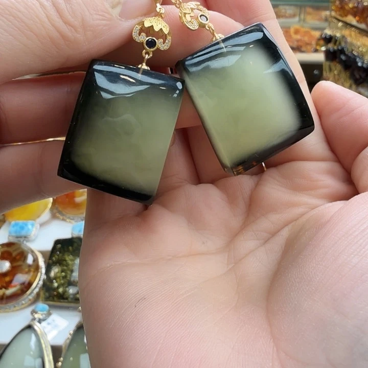 琥珀未镶嵌珠宝奇石