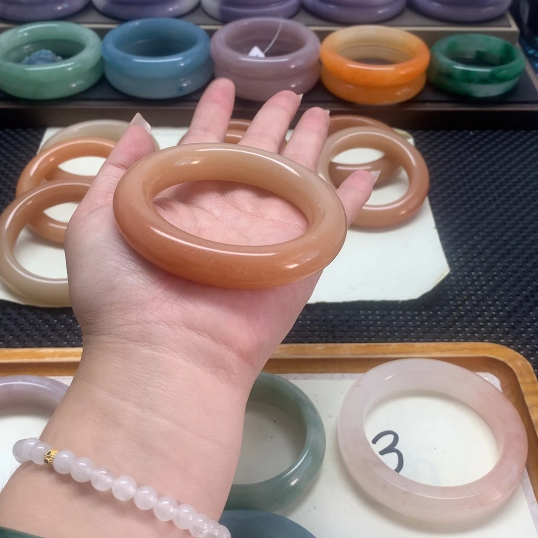 石英岩玉手镯未镶嵌