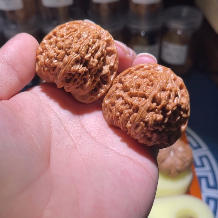 麓***力文玩核桃吊坠南疆石44全品