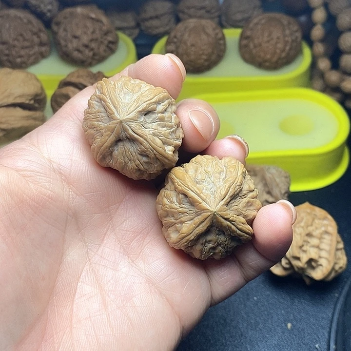 文玩核桃把件一****四棱
