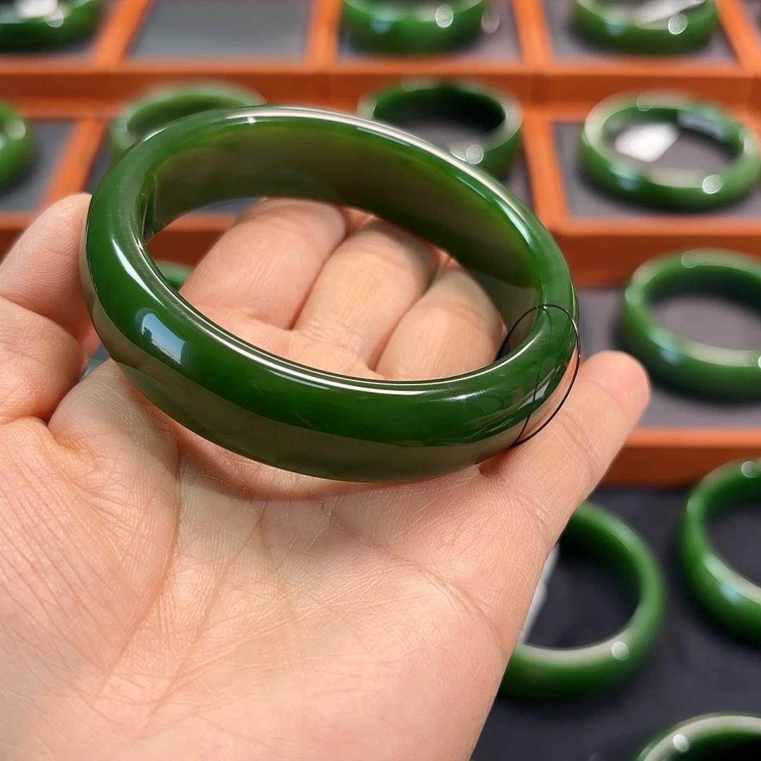 和田玉（碧玉）未镶嵌手镯辣菠菜