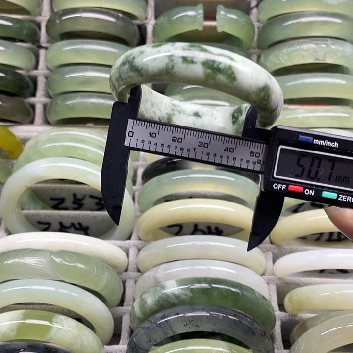 蛇纹石玉未镶嵌手镯243