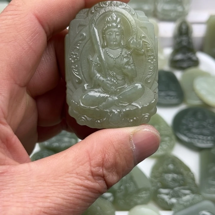 豆***汤和田玉未镶嵌颈饰