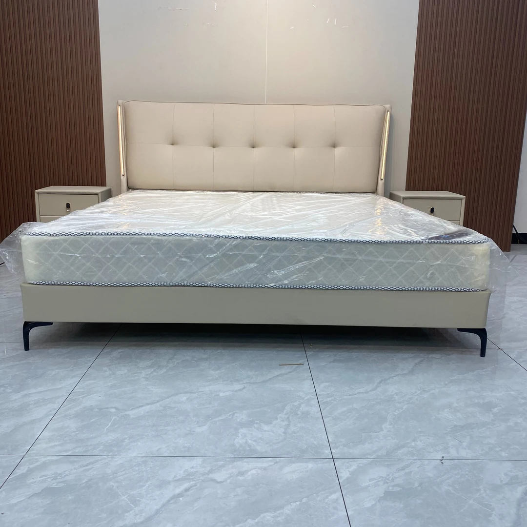 意式真皮大床轻奢床主卧大小户型双人床1米8婚床现代主卧室软包床