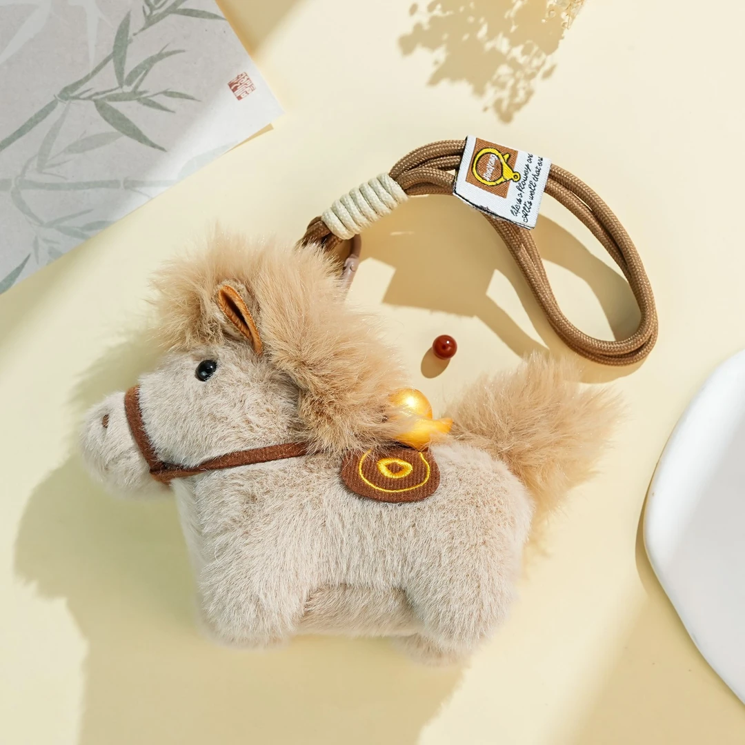 周西西精美小马挂件9*13*6气质时尚百搭多样性发货20309