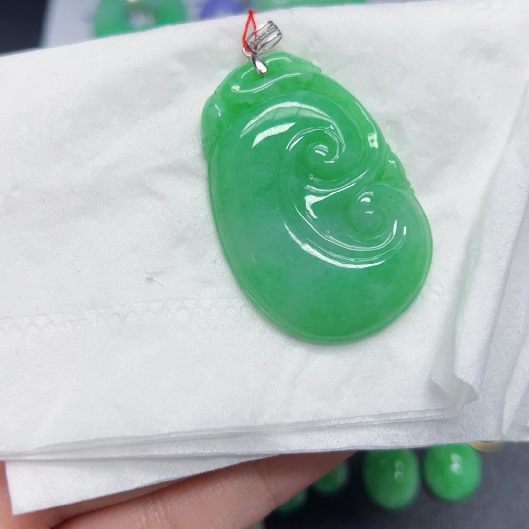 翡翠颈饰18K金镶嵌y如意