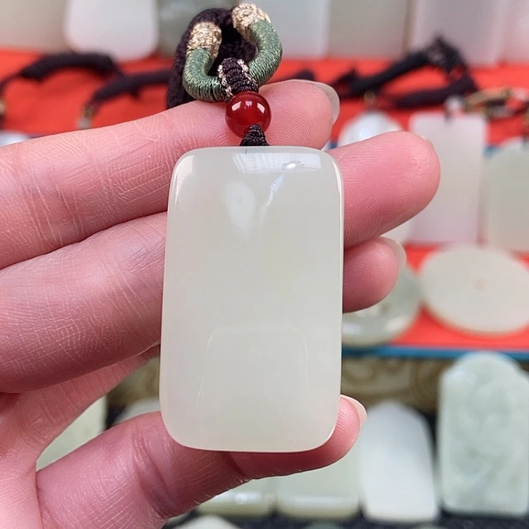 【闪购商品】颈饰未镶嵌和田玉