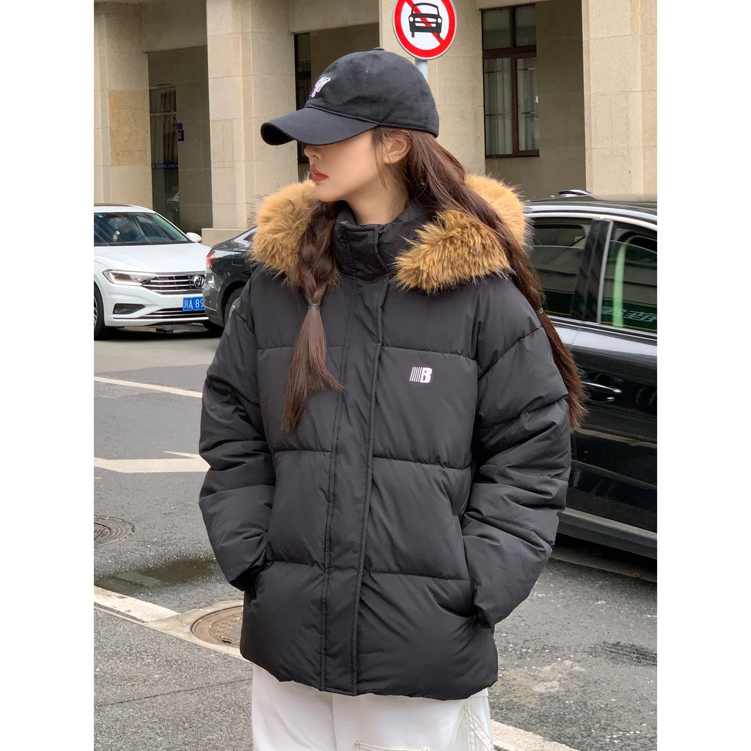 宽松舒适白色保暖大毛领黑色超好看大气服女款2025新款冬季衣袄