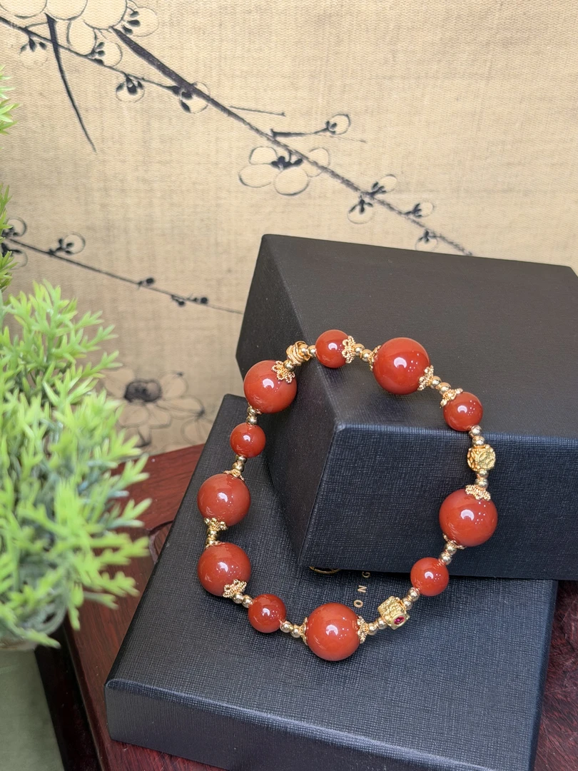 DM1299-玛瑙8-12mm保山南红玛瑙树叶纹手链(带礼盒证书)