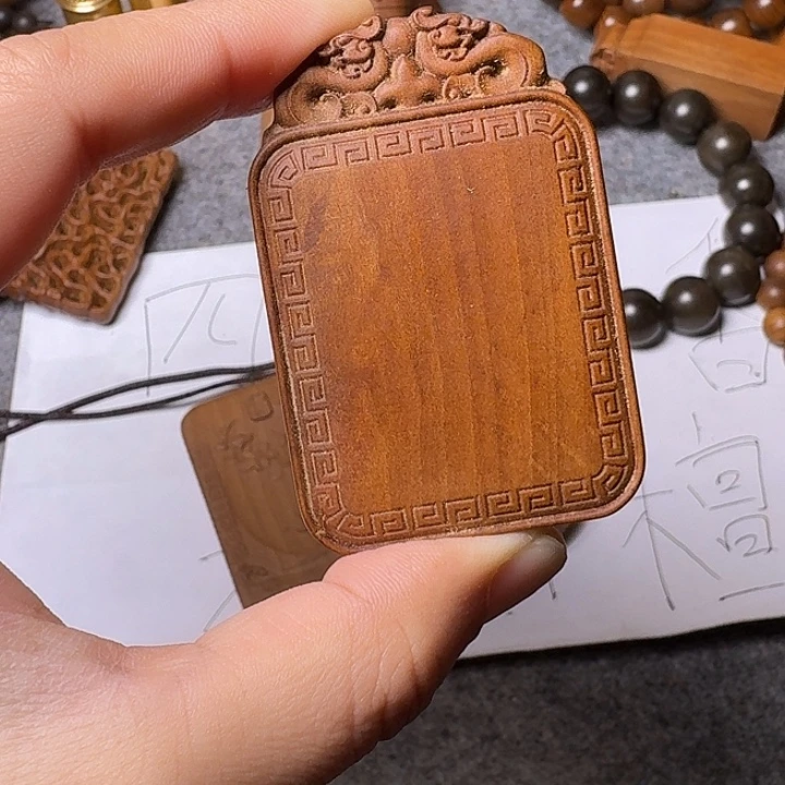 檀香木手串/手链老山檀香精雕黑肉平安无事牌