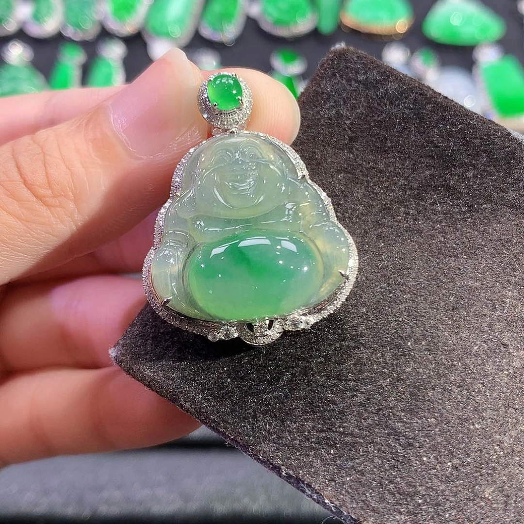 翡翠18K金镶嵌吊坠(赠链)