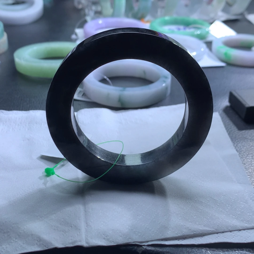 定制翡翠未镶嵌手镯
