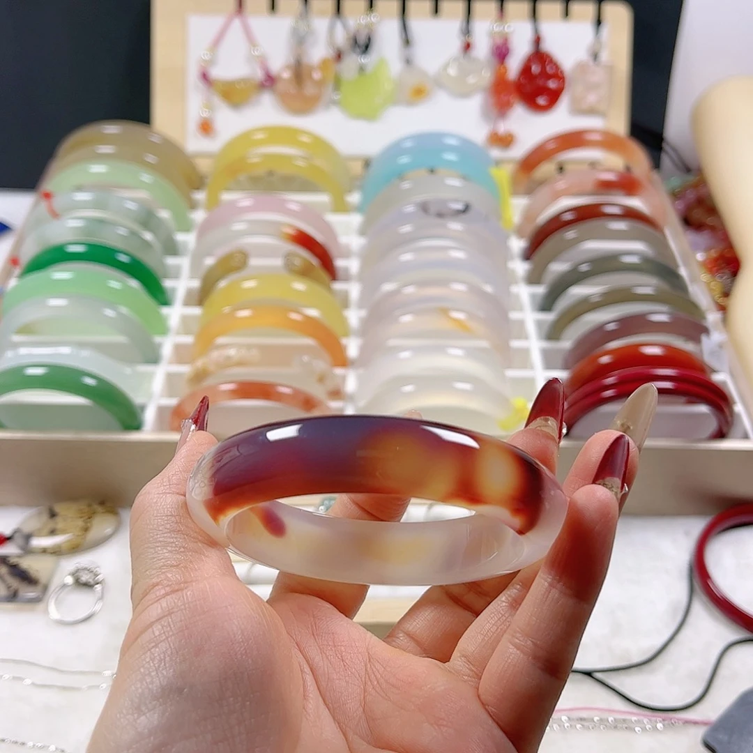 玛瑙/玉髓手镯未镶嵌千**雪