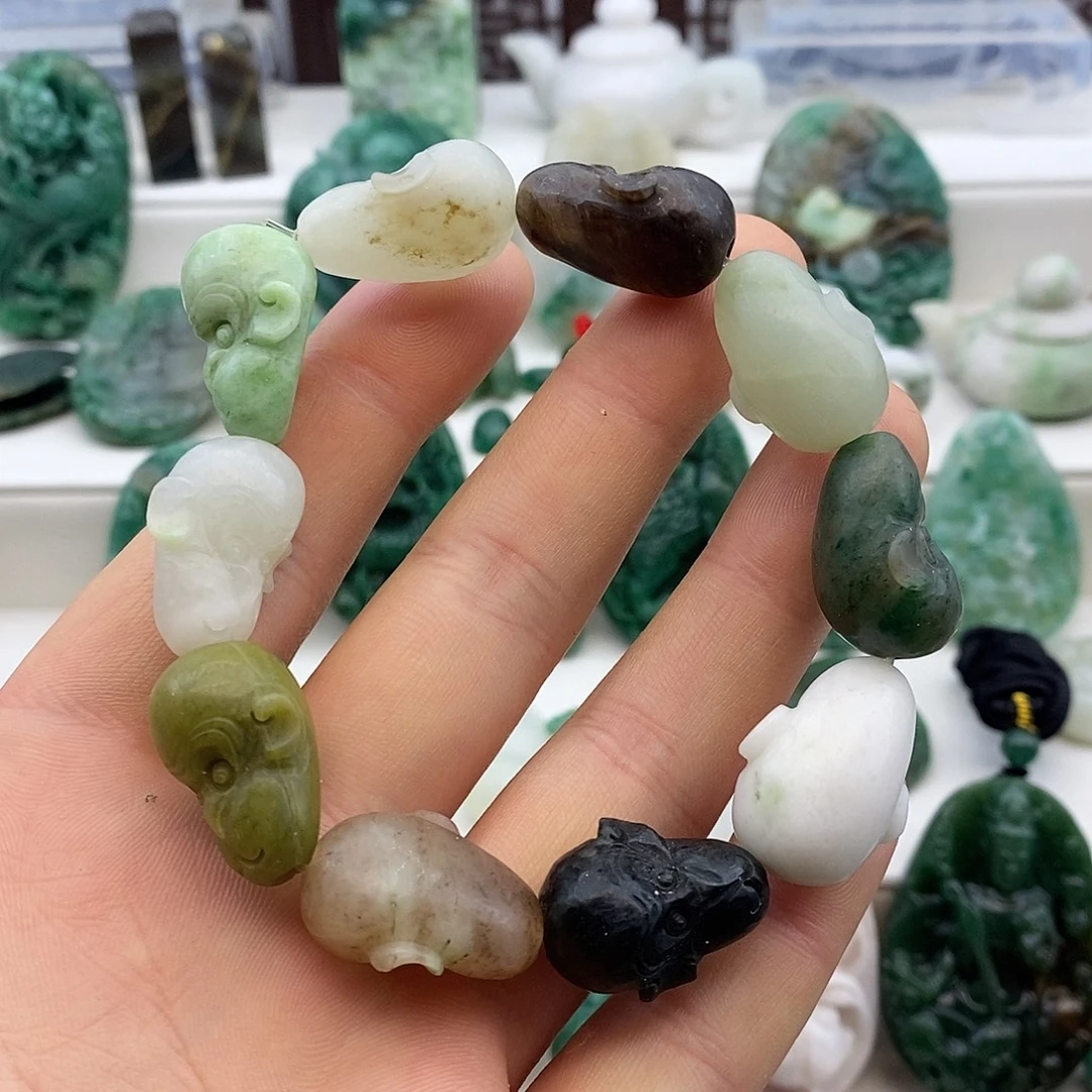 用***3独山玉未镶嵌颈饰