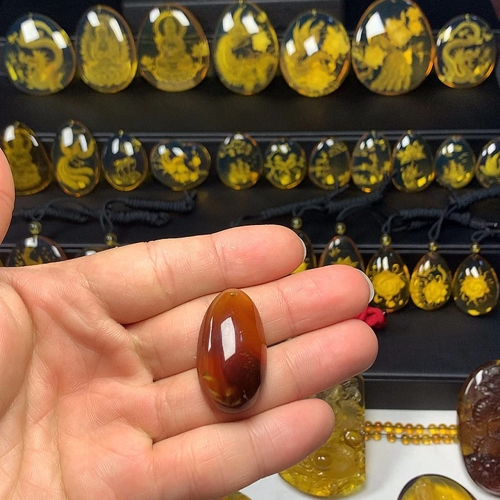 琥珀未镶嵌颈饰福利福利