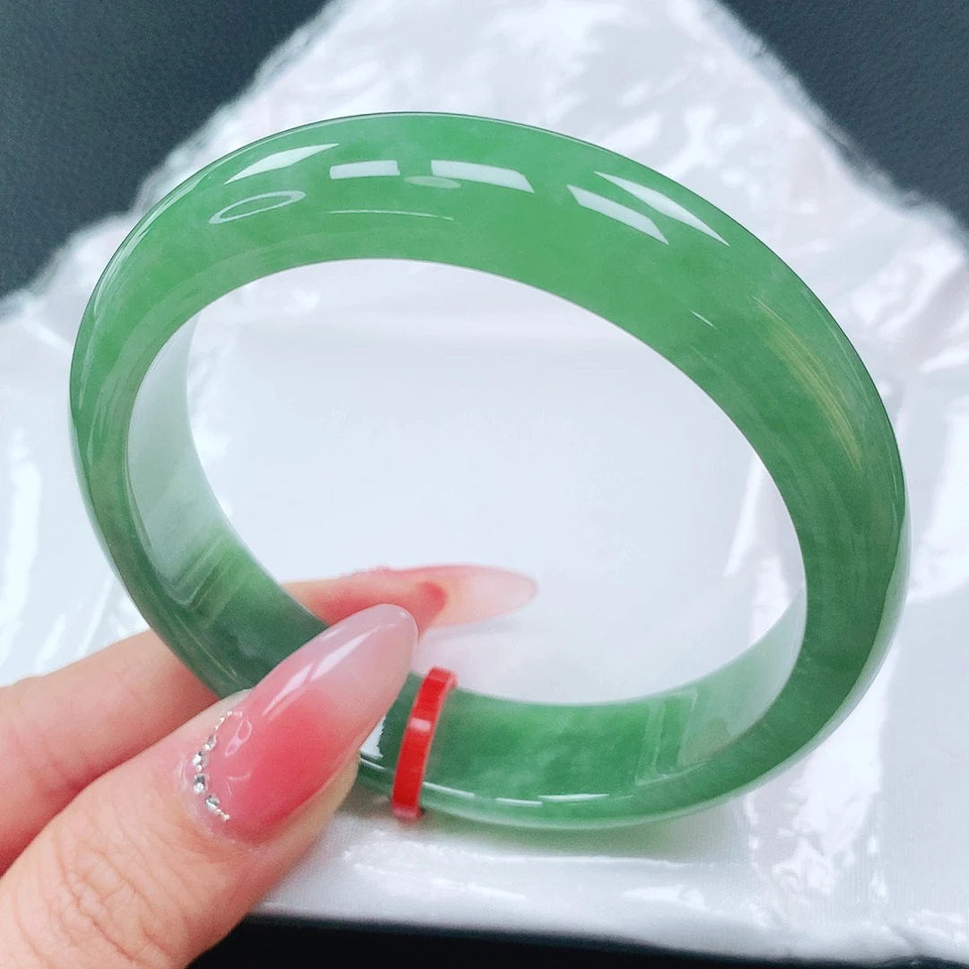 翡翠手镯未镶嵌57圈