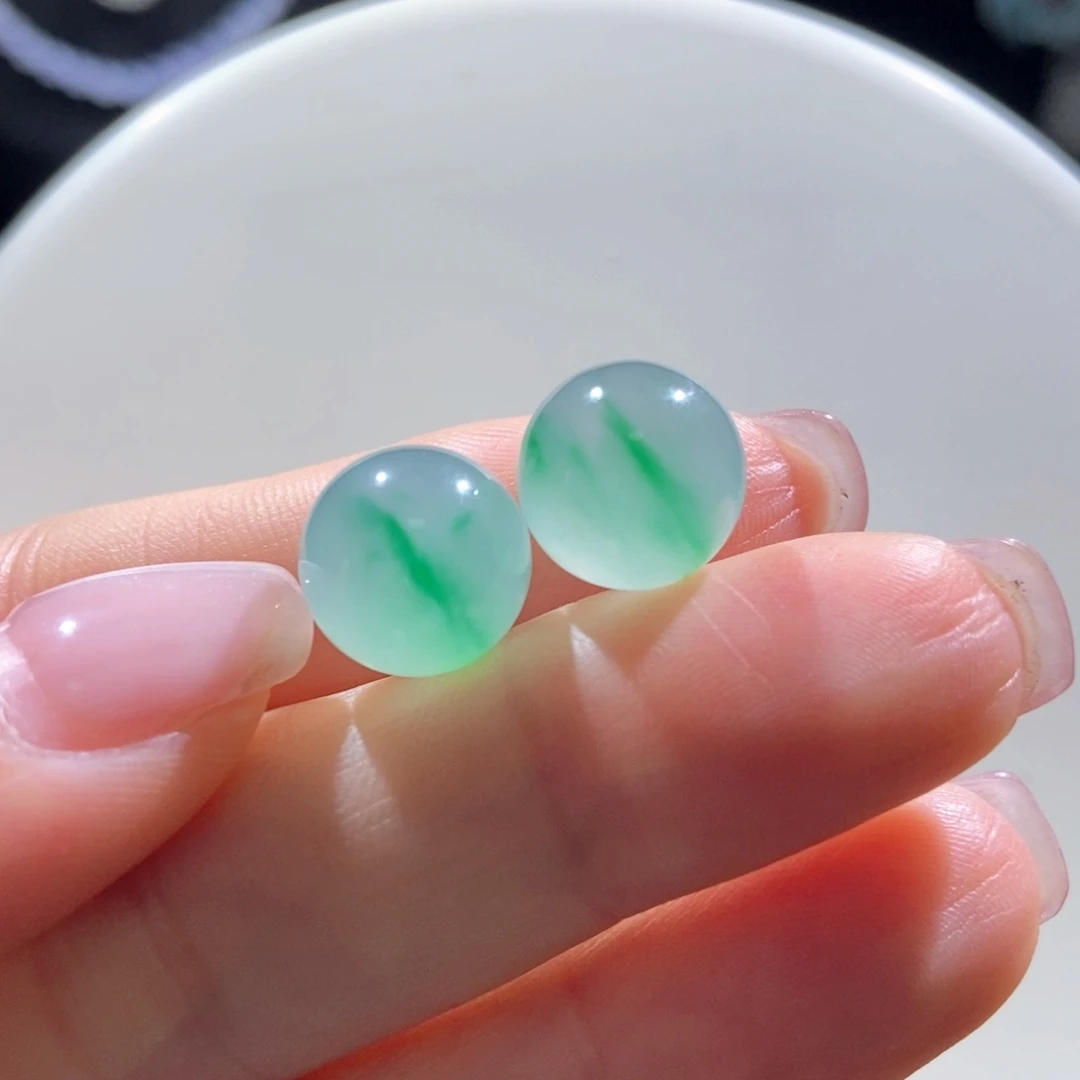 翡翠散珠冰飘绿卡11.5+多样性发其一