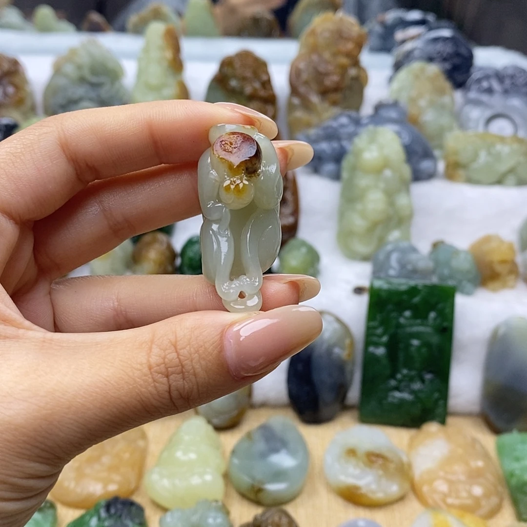 和田玉未镶嵌颈饰