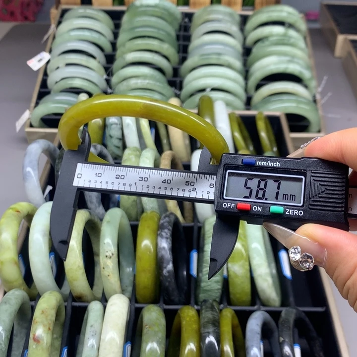 未镶嵌蛇纹石玉手镯91