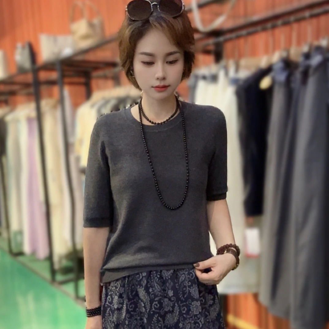 薄款圆领百搭简约休闲常规针织纯色衫